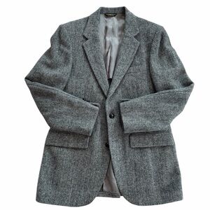 Vintage Gray Herringbone Harris Tweed Sportcoat